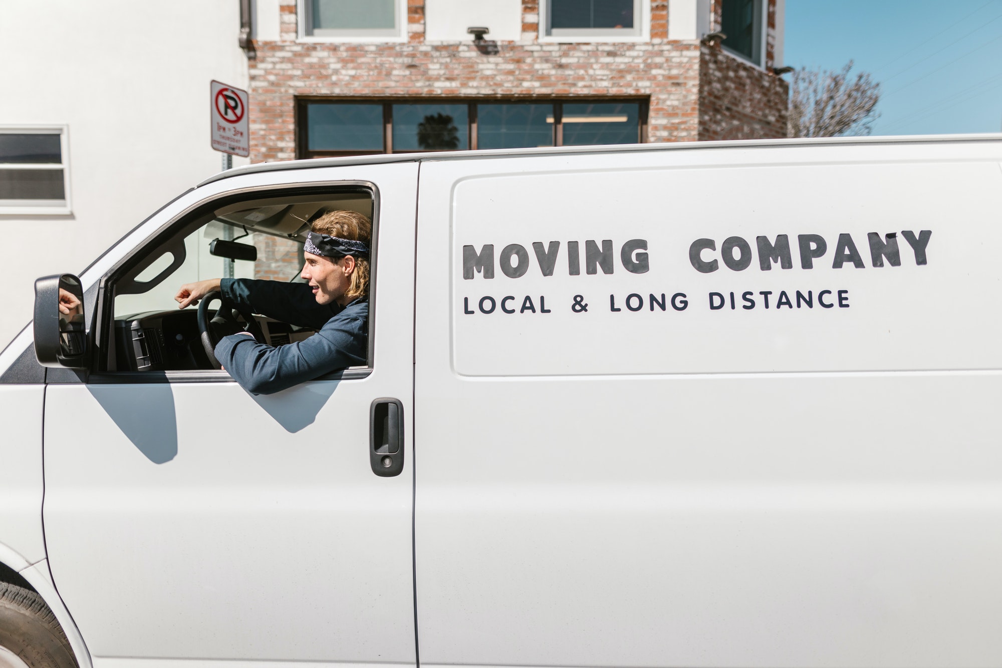 Five Tips for Moving Into Your New House free stock photo of adult, best friends, bus