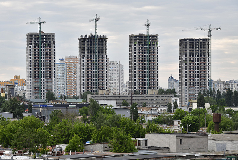 a visual metaphor of hope for kiev through the construction of new developments 6 621c2bdf65b1c