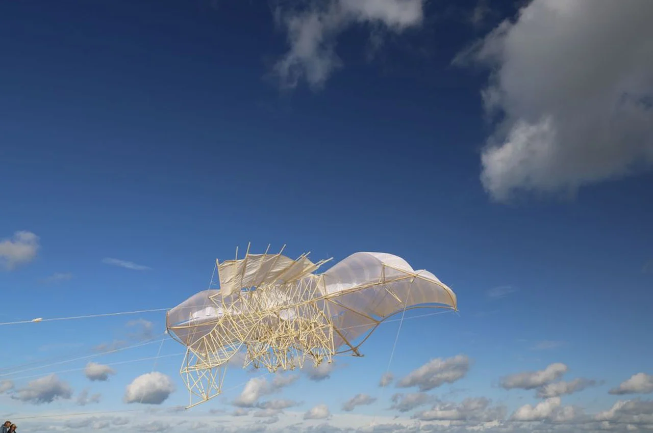 Flying Strandbeests by Theo Jansen 2