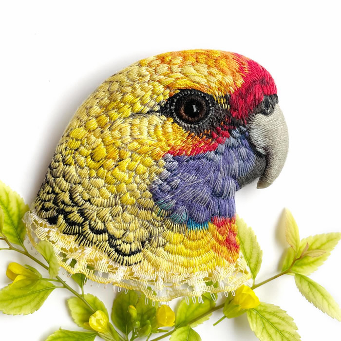 Paulina Bartnik’s Incredible Embroidered Brooches of Birds: A Love for Nature and Art