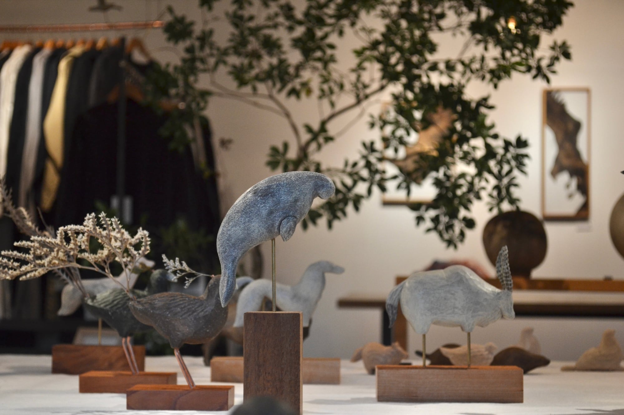 Japanese Woodcarver Tomohiro Suzuki Creates Stunningly Detailed Miniatures of Wildlife