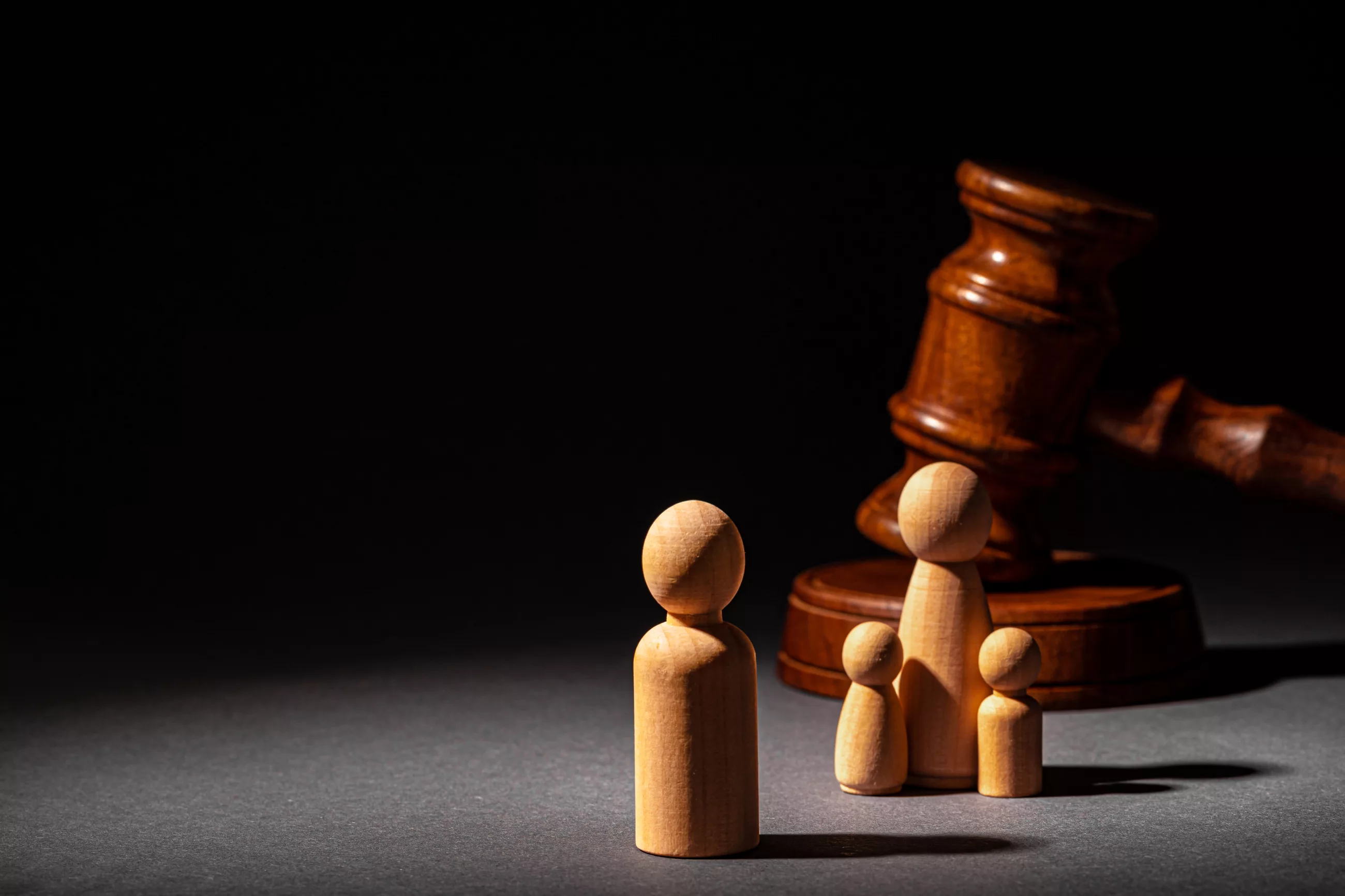 Tangled Relationships: Navigating Divorce and Family Law with the Help of a Lawyer