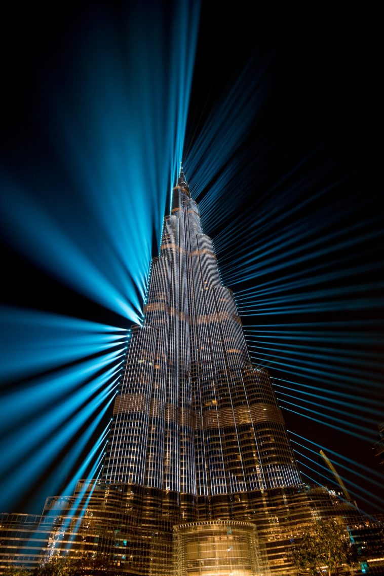 worms eye view of landmark building