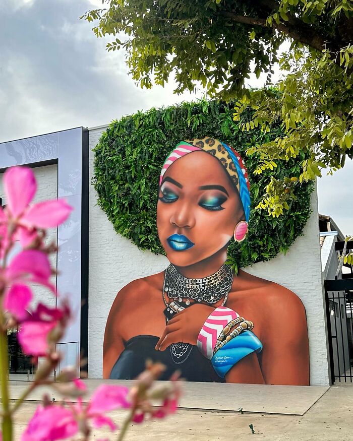 How Fábio Gomes Trindade Uses Natural Elements to Transform Street Art