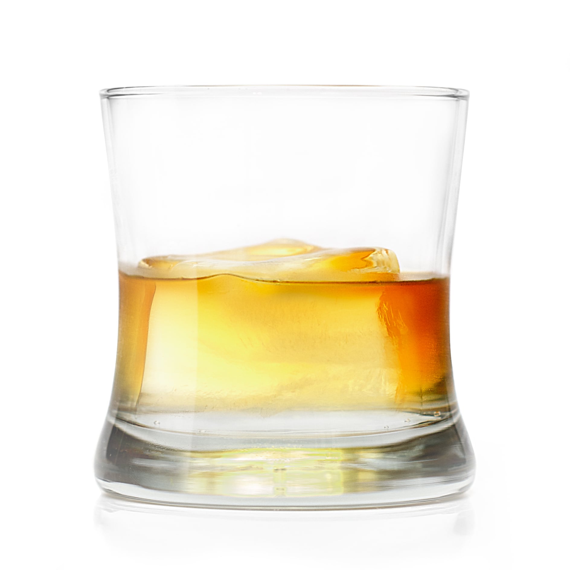 A Glass of Whiskey on the Rocks 2017052118 5921da7e4593a