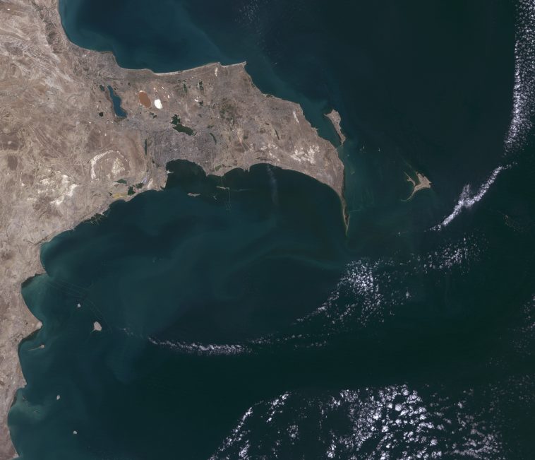 Baku Azerbaijan satellite image LandSat 5 2010 09 06 2017101707 59e5ada44cbca