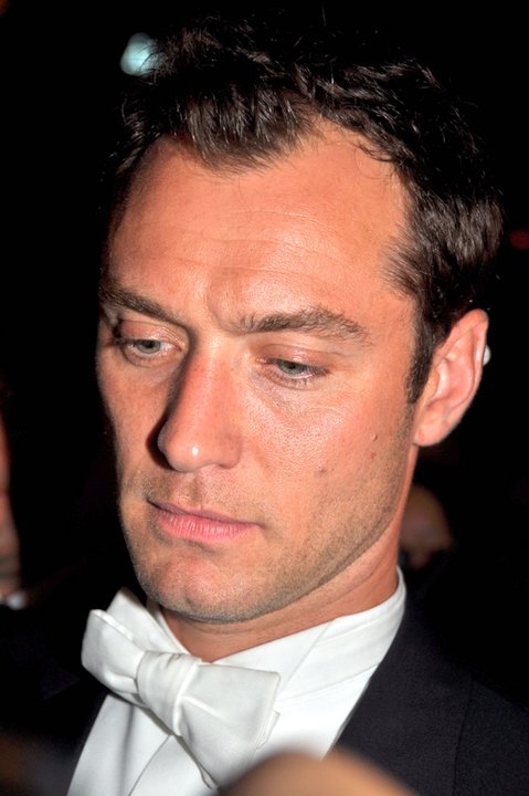 Jude Law Cannes 2011 3 2017122619 5a42a39eac0bd