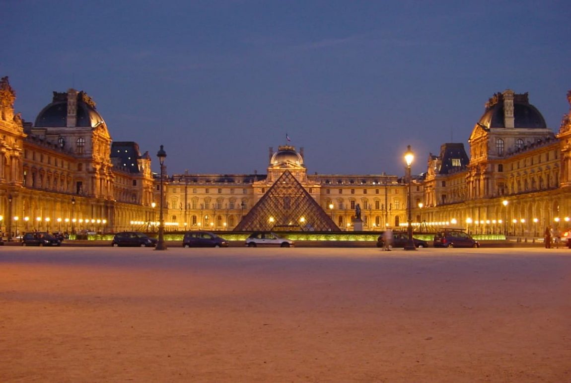 Louvre at night centered 2018031315 5aa7ec503d2af