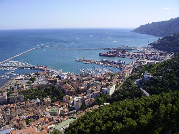 Salerno Panorama da castello di Arechi II 2017092514 59c90e17c3490