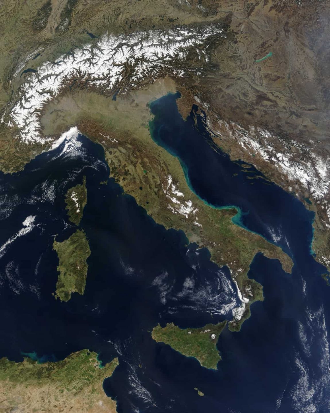 Satellite image of Italy in March 2003