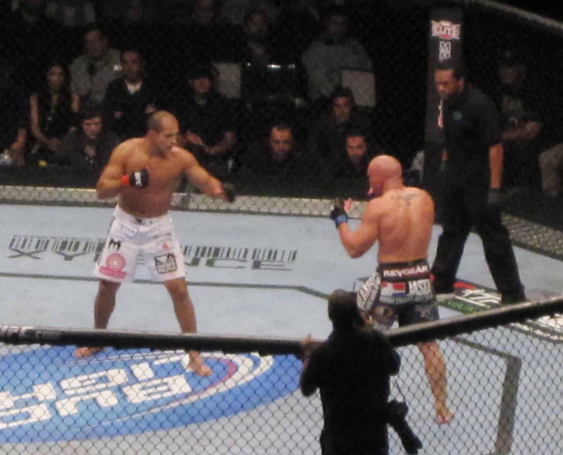 UFC 131 Carwin vs. JDS